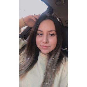 Meet your Posher, Cinthia